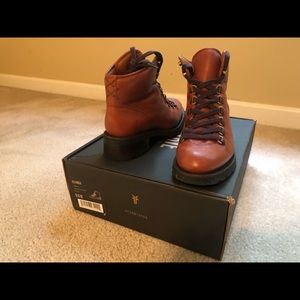 Frye Boots brown rust size 9.5 women ankle boot hiker bootie